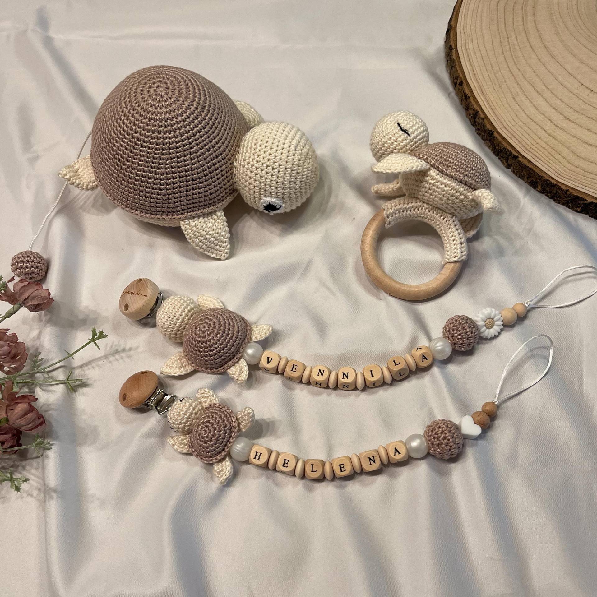 Schnullerkette Personalisiert Spieluhr Schildkröte Baby Kinderwagenkette Schlüsselanhänger von WunderherzchenbyAnja