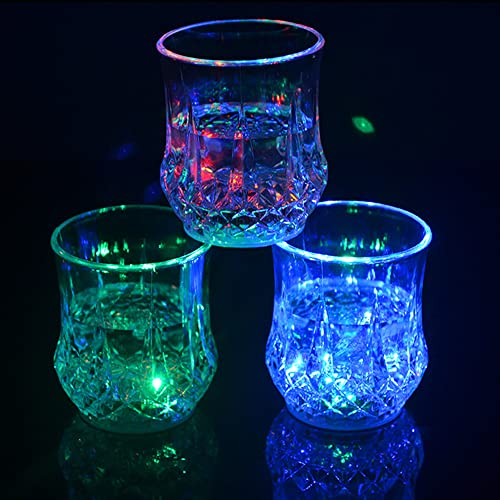 Leuchtend Becher 200ml Trinkbecher Blinklicht Trinkglas Lichteffekt Party Blitzbecher Wechselbar Kunststoff Cocktailglas Farbwechsel Champagnerbecher Einzigartig Bunt Pubglas Restaurant Geburtstag von XGOPTS