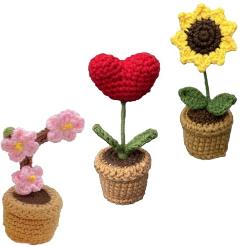 XUEYEGONGJI 3pcs Häkelblüten, 4,7 x 2 x 2 Zoll gestrickte Blumenpopfpflanzen, künstliche Häkeln Sonnenblume, Pflaumenblüte und Herz für das Armaturenbrett -Büro -Home -Dekoration, Häkelblumen von XUEYEGONGJI