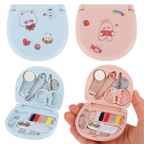 XoeLLe Nähset Reise mit Nähzubehör Set, 2 Stück Mini Nähzeug-Zubehör, Komplettes Reise Nähset, Tragbares Nähen Zubehör con 2 Aufkleber für Erwachsene, Anfänger, Reisen und Notsituationen von XoeLLe