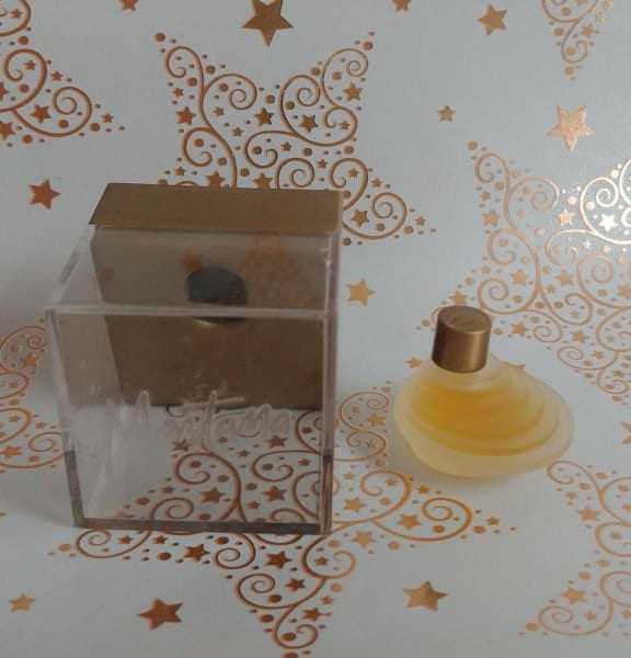 Miniatur Parfum D'elle Von Claude Montana, 2, 5 Ml Eau De Mit Box 1990 von Xoxiane