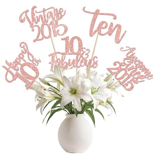 15 Stück Happy 10th Birthday Tafelaufsatz Sticks Glitter Straight Outta 2015 Ten 10 Years Old Awesome Since 2015 Table Flower Centerpiece Sticks for 10 Fabulous Theme Party Supplies Rose Gold von YCTHUNFISH