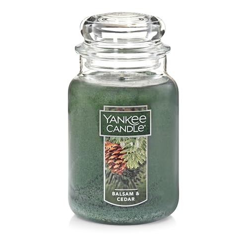 Yankee Candle Balsam & Zedernkerze, festlicher Duft, Paraffinwachs, grün, klassisches großes Glas von Yankee Candle