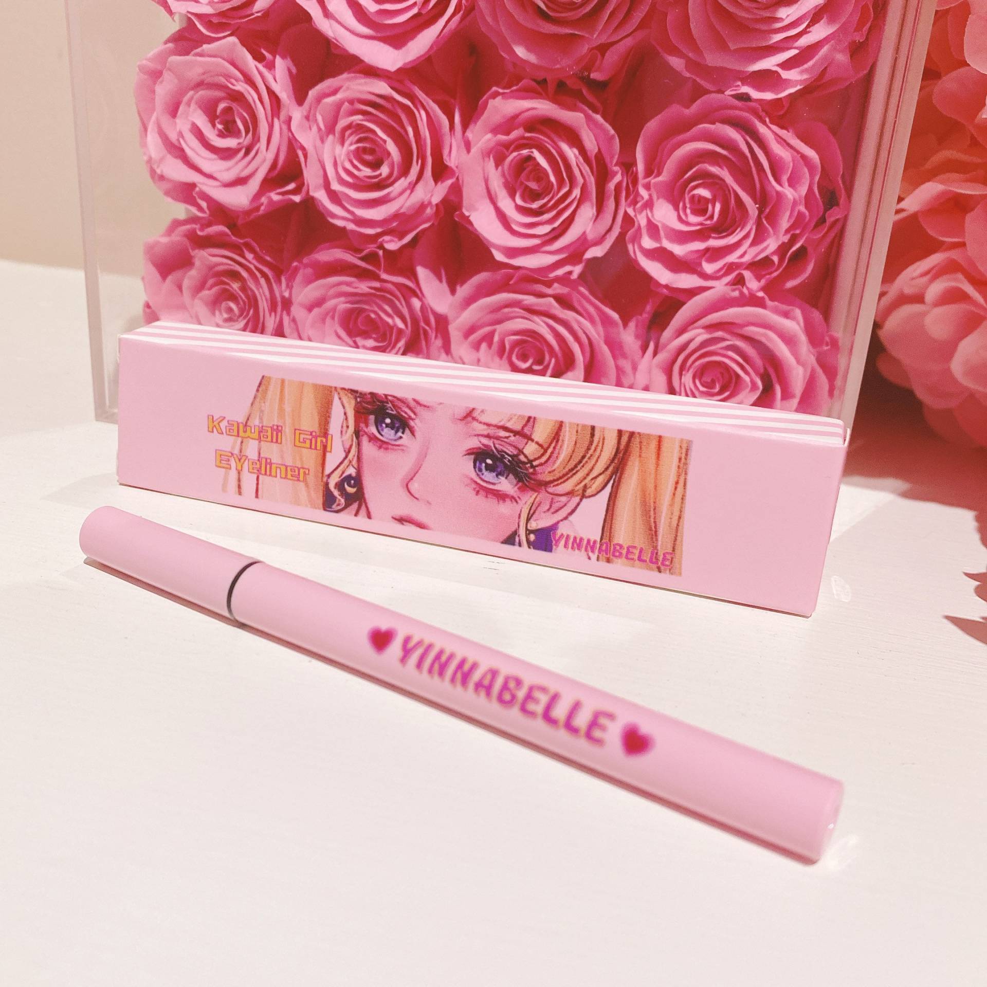 Anime Girl Kawaii Wasserfester Klebender Eyeliner von Yinnabelle