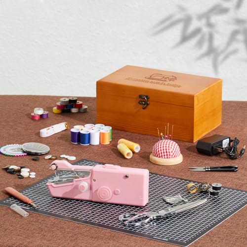 Handnähmaschine, Handnähmaschine Mini Tragbar Schnurlos, Perfekt für Erwachsene, Anfänger, Kinder DIY, Heim- und Reise, Nähkästchen aus Holz mit 153 Nähzubehör Handnähmaschine, Handnähmaschine Mini Tragbar Schnurlos, Perfekt für Erwachsene, Anfänger, Kinder DIY, Heim- und Reise, Nähkästchen aus Holz mit 153 Nähzubehör von Zasidler