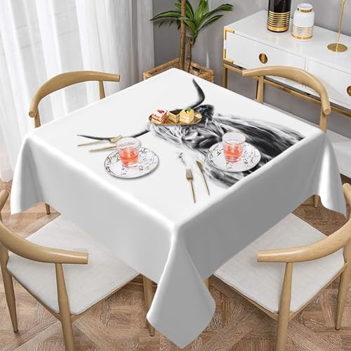 ZhaoYuGoods Dekorative Tischdecke, bedruckt, Hochlandrinder, wasserabweisend, Polyester-Tischdecke für Zuhause, Küche und drinnen, 137 x 137 cm von ZhaoYuGoods