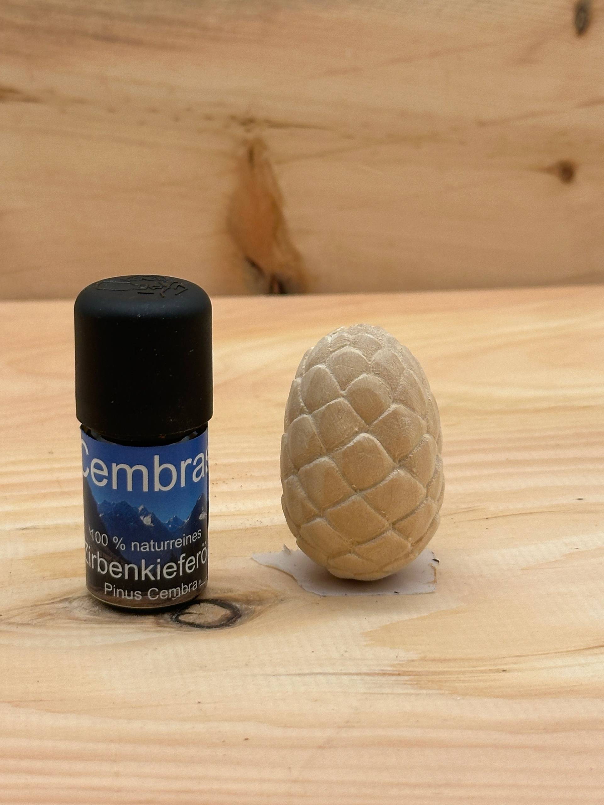 Zirbenzapfen Aus Tiroler Zirbenholz 3 cm Durchmesser Wahlweise Mit 5Ml Bio-Zirbenöl - Handgefertigt von Zirbenvielfalt