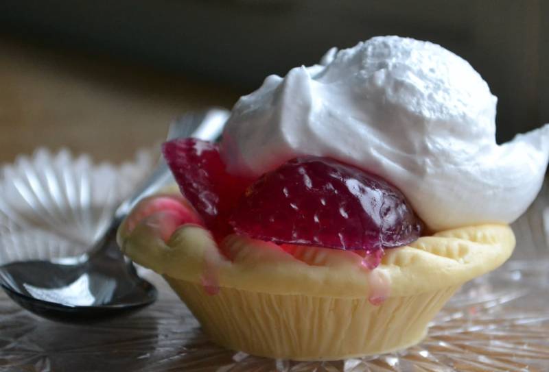 Bäcker-Seife - Erdbeer-Sahnestückchen-Seife Dessert von ajsweetsoap