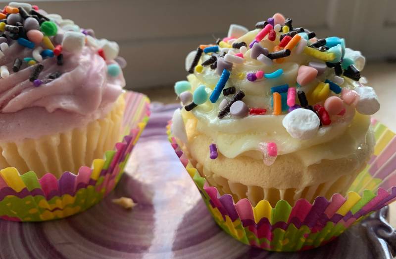 Süße Sprinkles Cupcake Seife - Food Prop Bäckerei Dessert Neuheit Party Favor Geschenk Für Sie Mutter Muttertag von ajsweetsoap