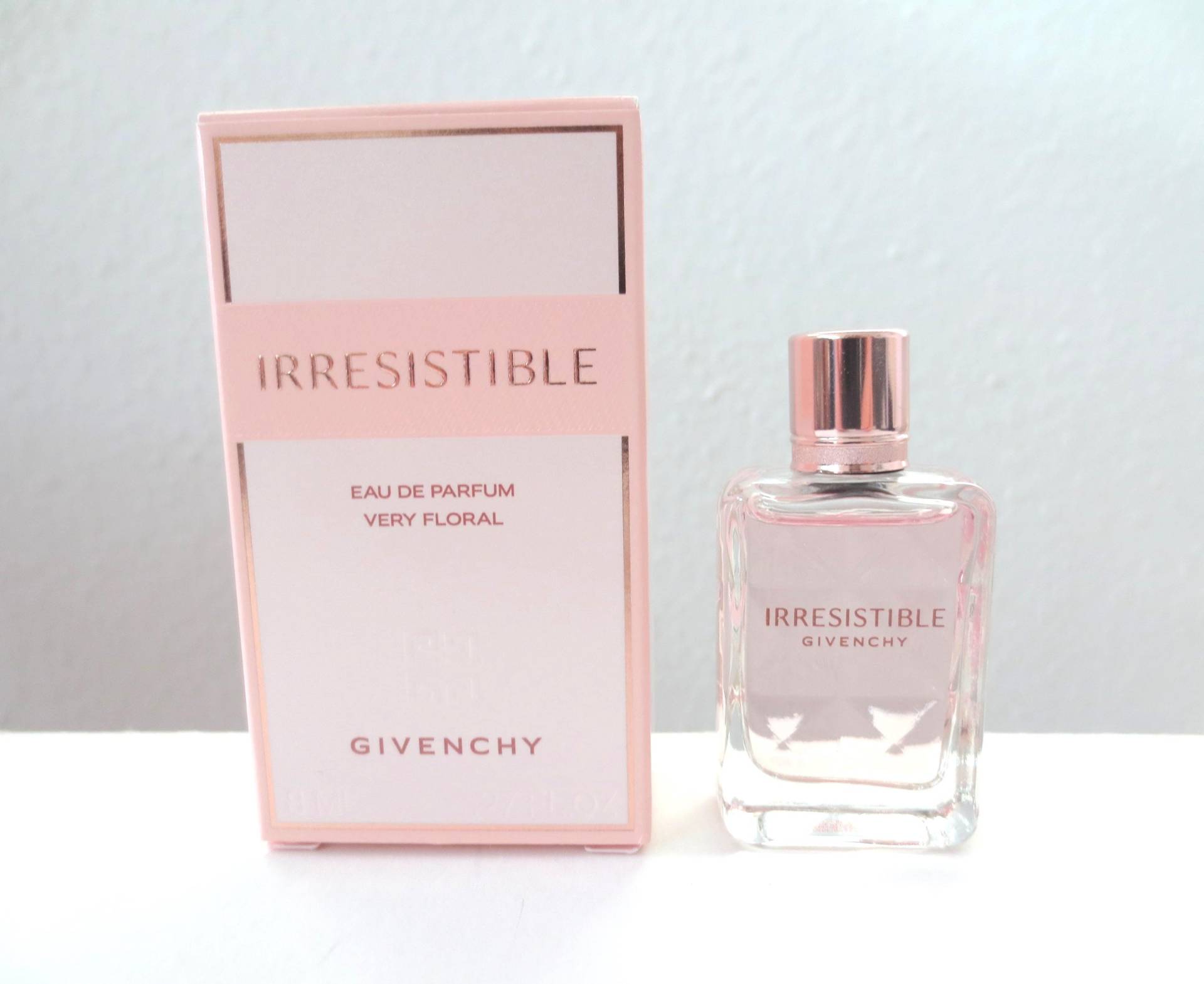 Miniaturkollektion Givenchy Unwiderstehliches Eau De Parfum Sehr Blumig 8 Ml - Mini-Flasche 0, 27 Unzen von austrianneAT