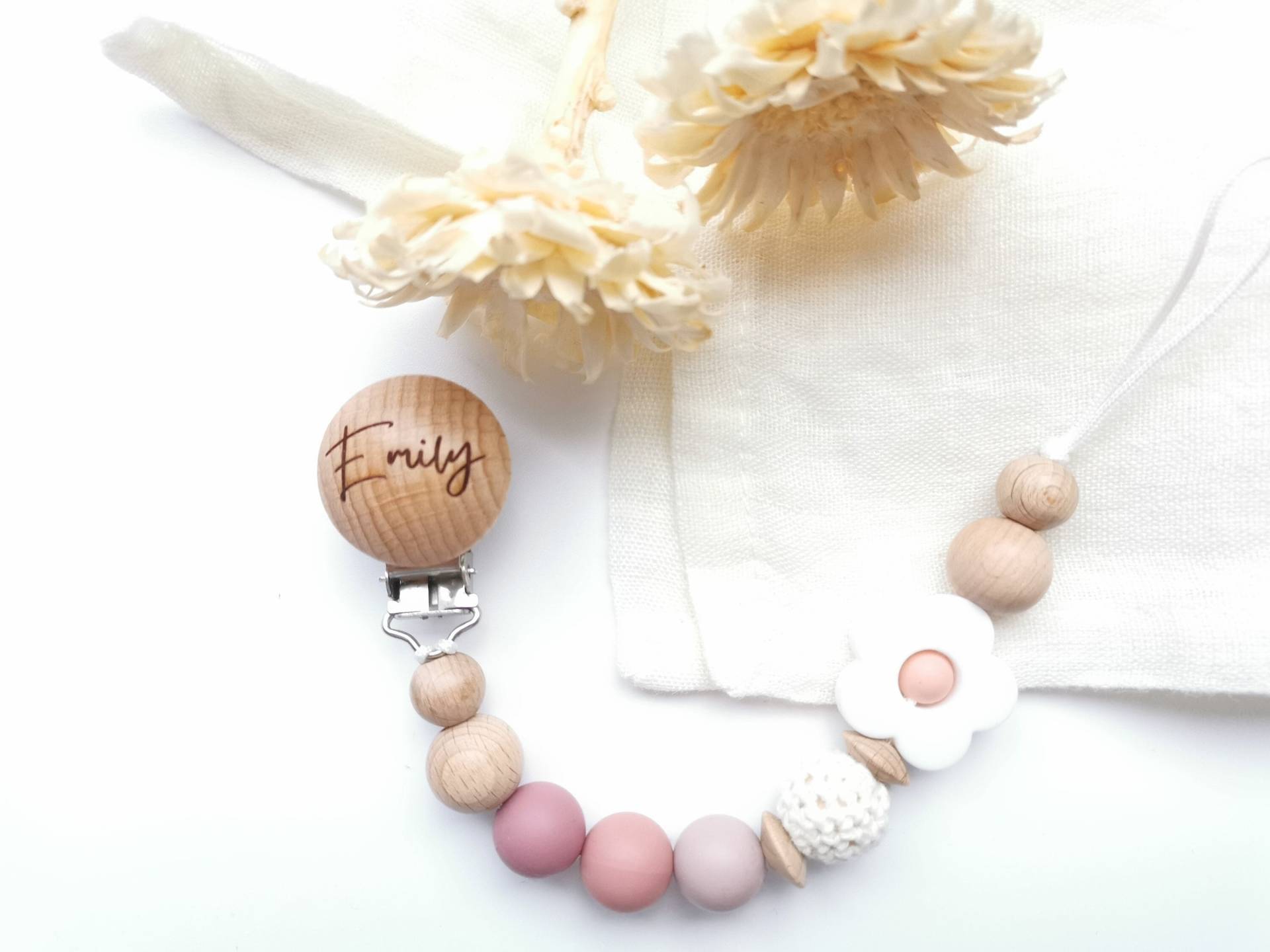 Schnullerkette Mit Namen, Babygeschenk, Personalisiert, Gravur, Holz, Boho, Blumen, Mädchen, Rosa, Pink von babyshopRICHBEAR