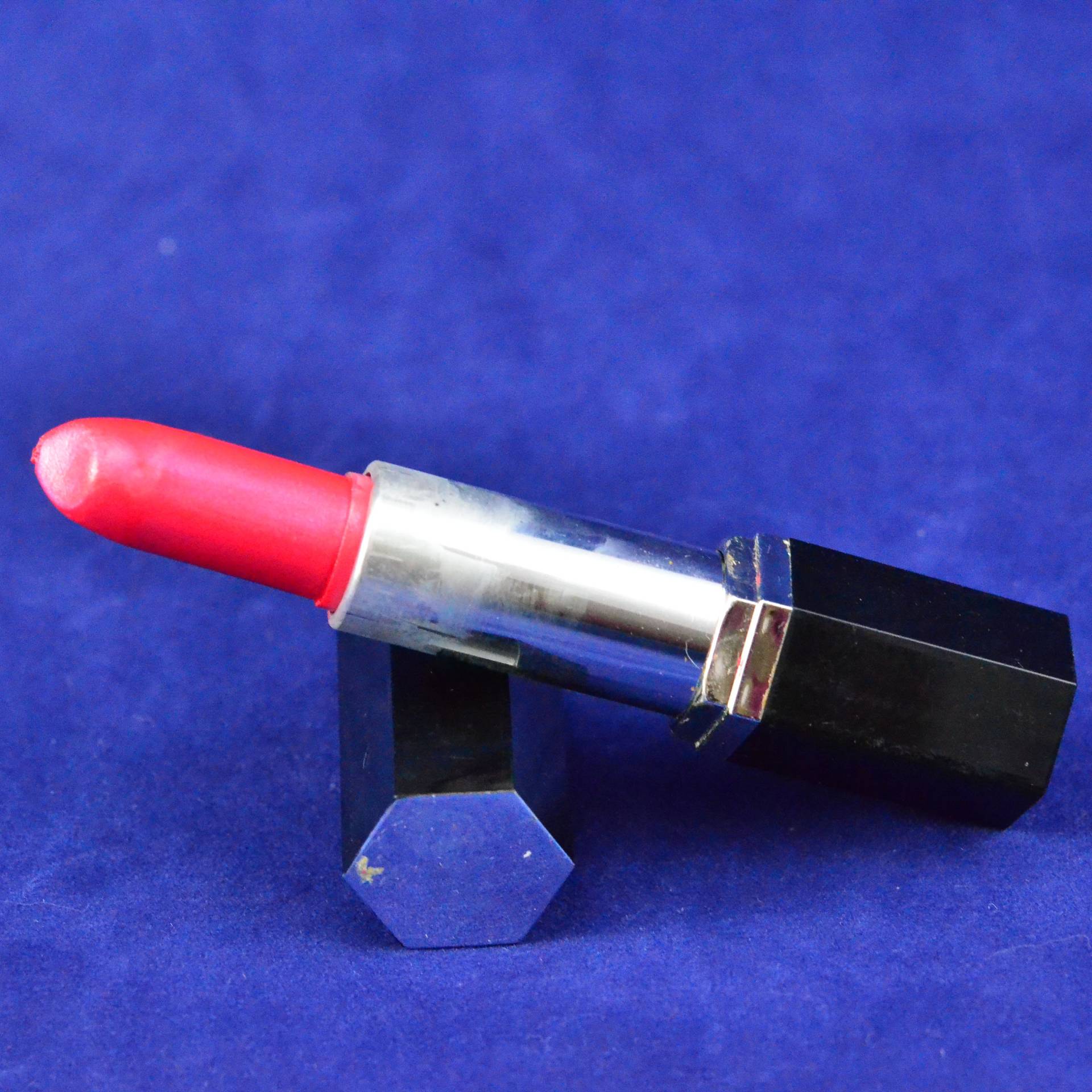 Vintage Lippenstift Koralle in Schwarz Kunststoff Achteck Hülle Tube - Retro Makeup Schmink Kosmetik Taiwan von backstashandbygones