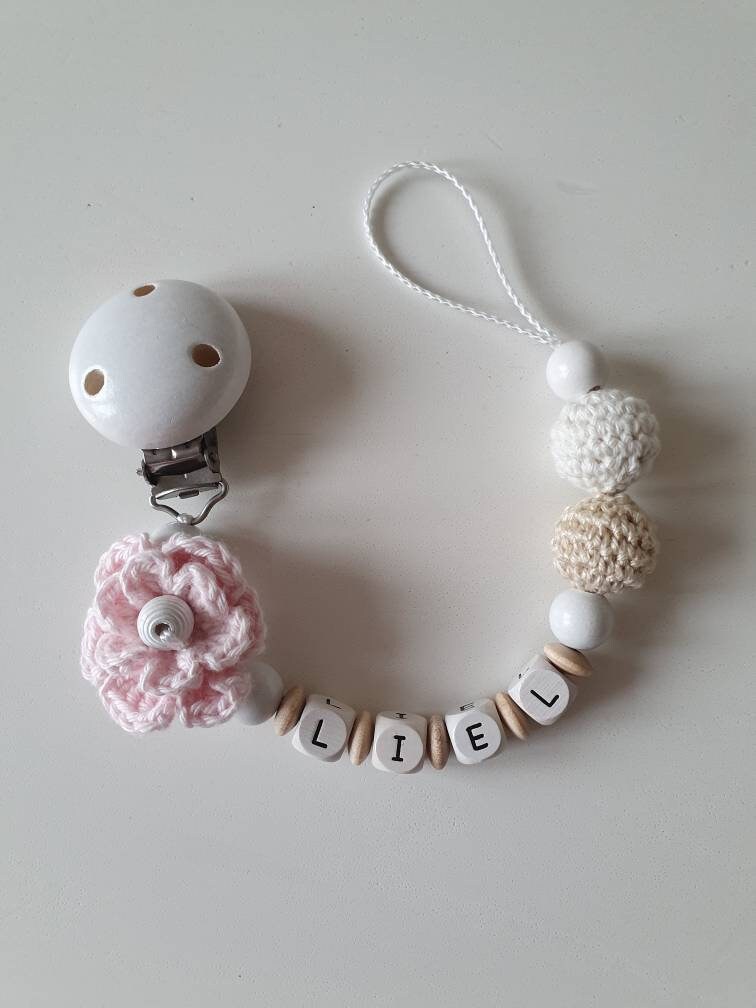 Gehäkelte Schnullerkette"Flower Liel" Personalisiert von beckyshandmadeshop