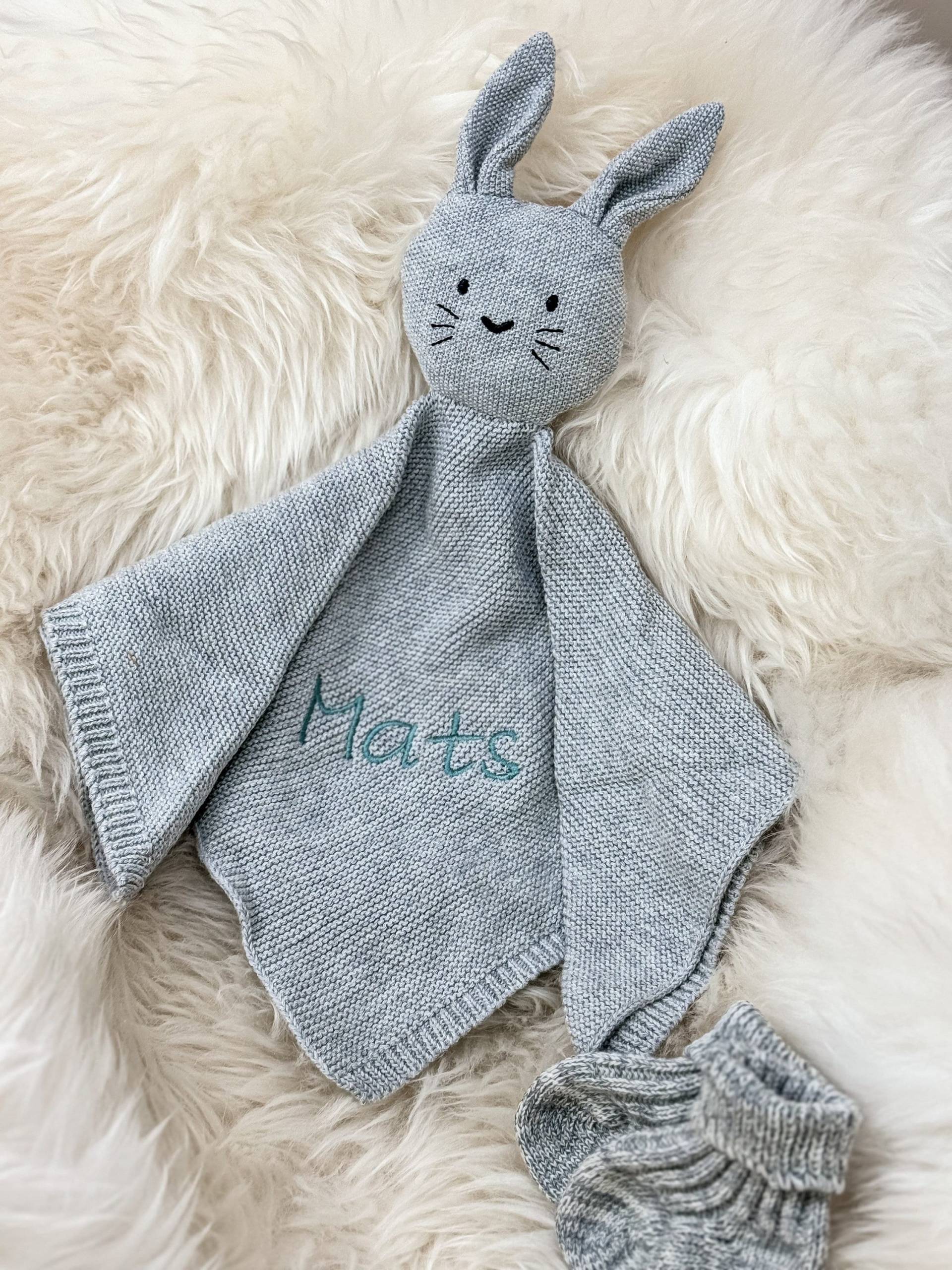 Schnuffelhase Baby Personalisiert - Kuschelhase Mit Namen Schmusetuch Hase Geschenk Zur Geburt Strickhase von bergkindl