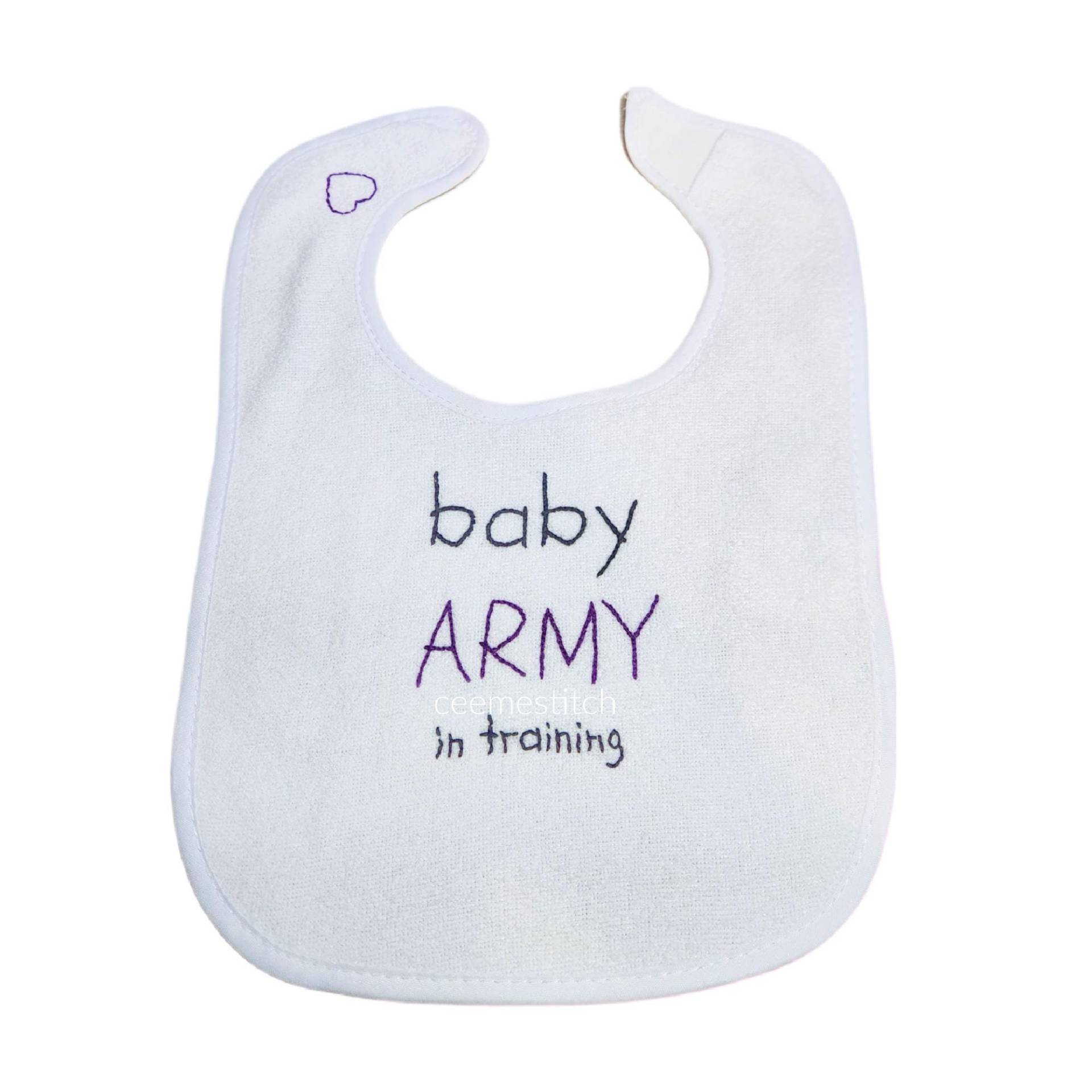 Baby Army in Training Lätzchen Hand Besticktes Bts Geschenk von ceemestitch