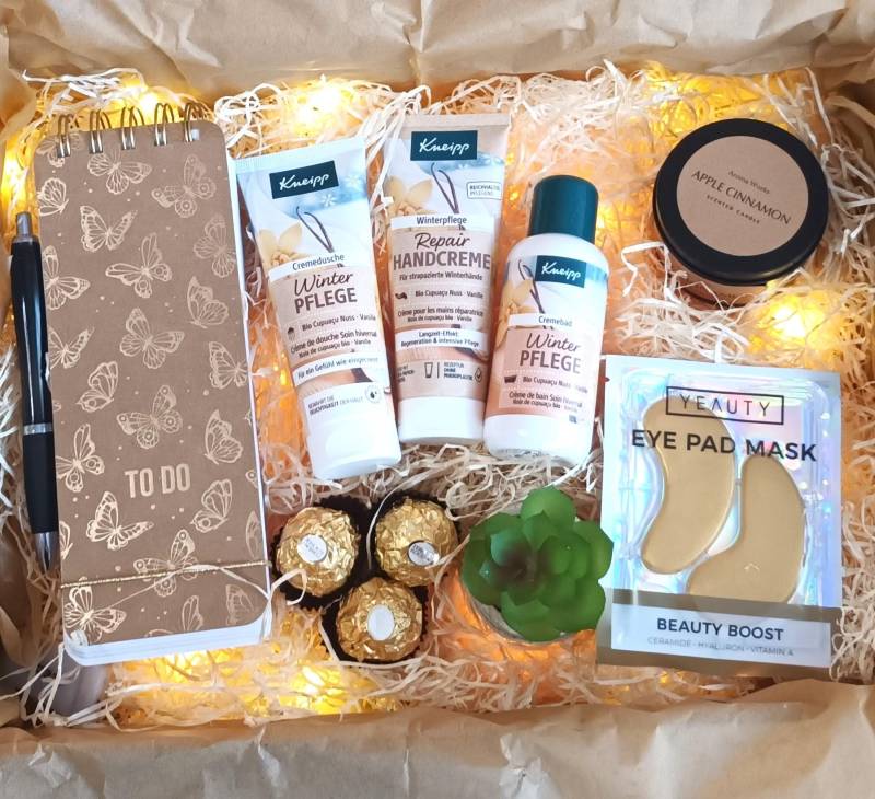 Gefüllte Geschenkbox - Golden Moments | Inkl. Personalisierbarer Grußkarte von deinelieblingsbox