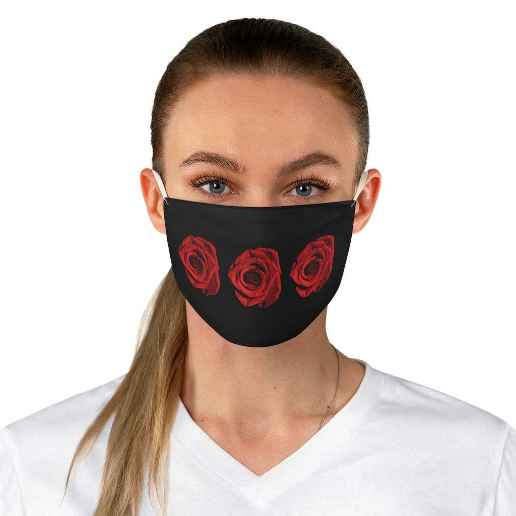 3 Red Roses Face Mask, Girlfriend Gift, Mothers Day Quarantine Gift von fashionplusIQ