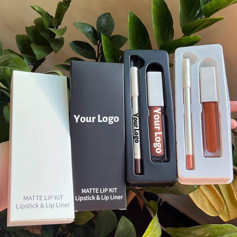 Lippenstift Kit Private Label von fetticosmetics