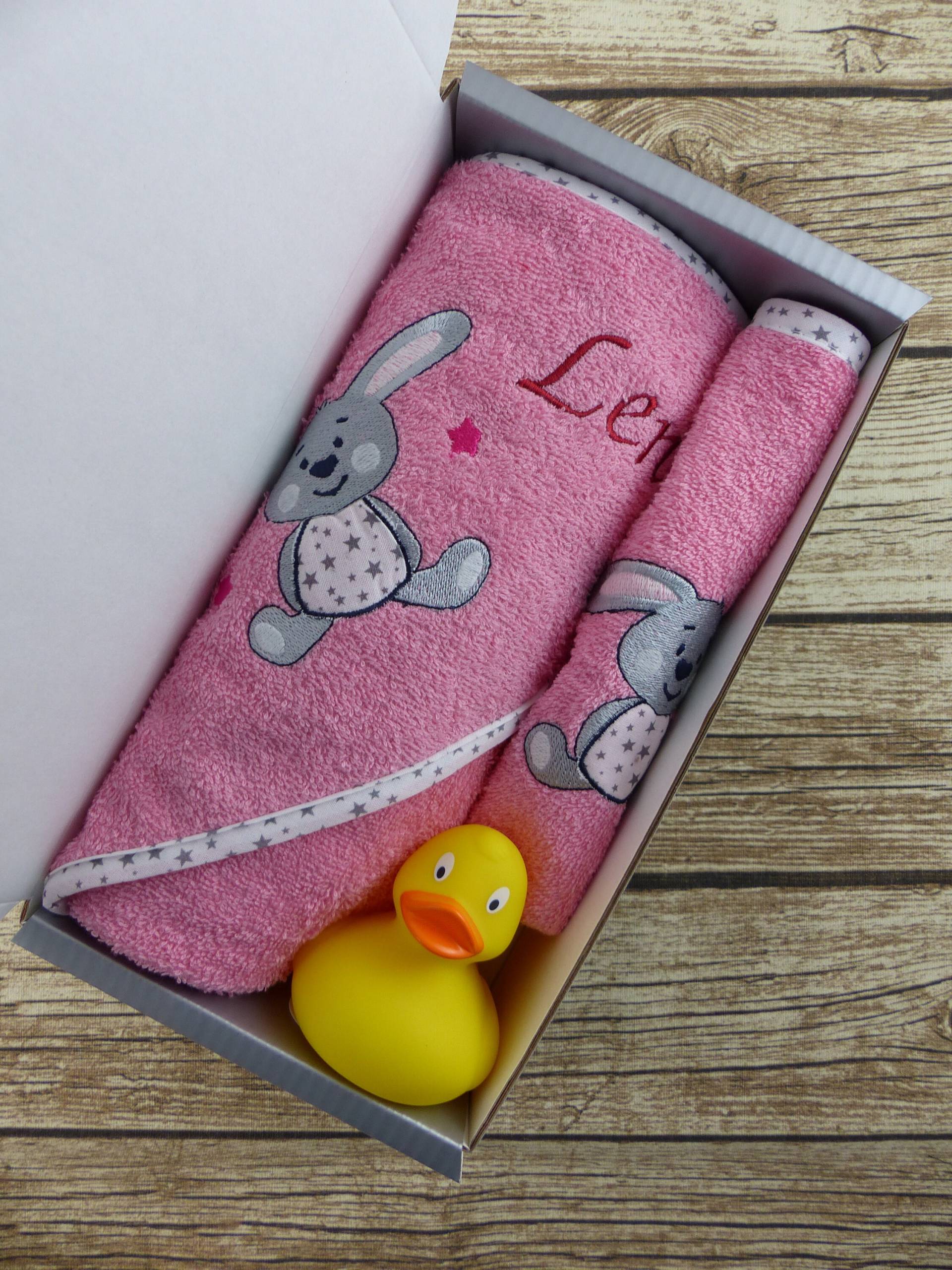 Baby-Badeset Mit Namen Hase Bubblegum von geschenkelibelle