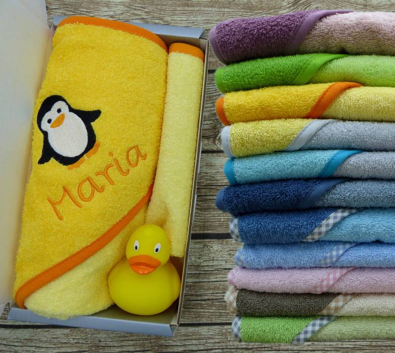 Baby-Badeset Mit Namen Pinguin in Wunschfarbe von geschenkelibelle