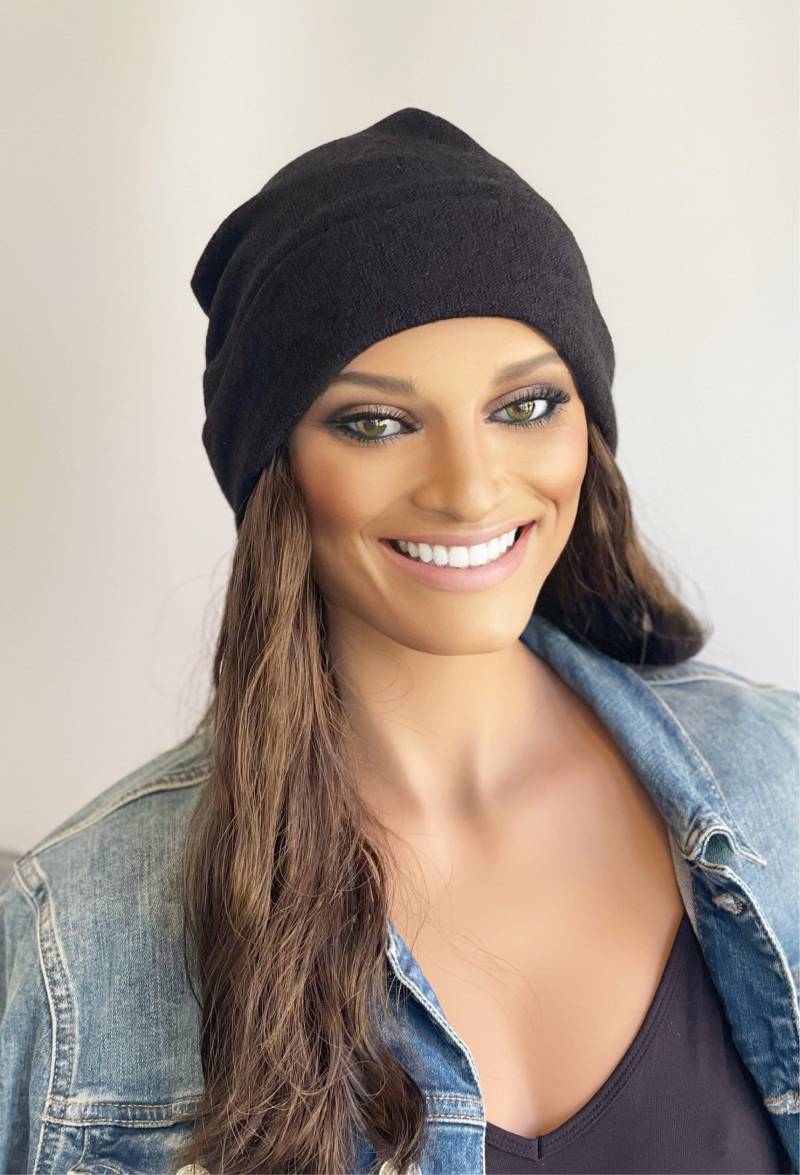 Leichte Schwarze Beanie Mit Langem Gewellten Haar Angebracht Hut Angebrachten Haaren | Perücke| Mütze Haaren| Haare|Perücke Hut|Perücke von headscarvesbyciara1