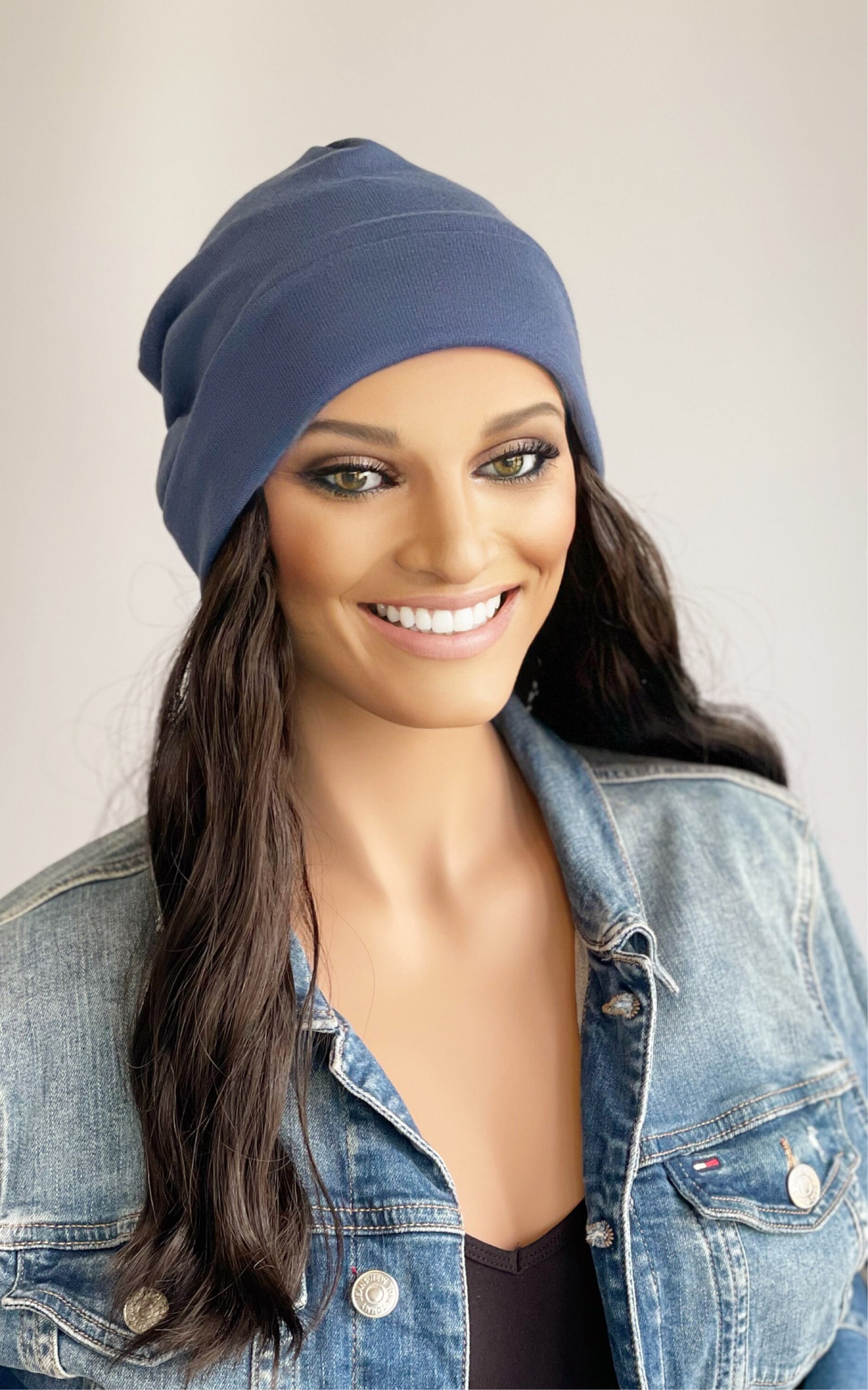 Leichte Vintage Blaue Beanie Mit Langem Gewellten Haar Angebracht Hut Angebrachten Haaren | Perücke| Mütze Haaren| Haare|Perücke Hut|Perücke Haar/ von headscarvesbyciara1