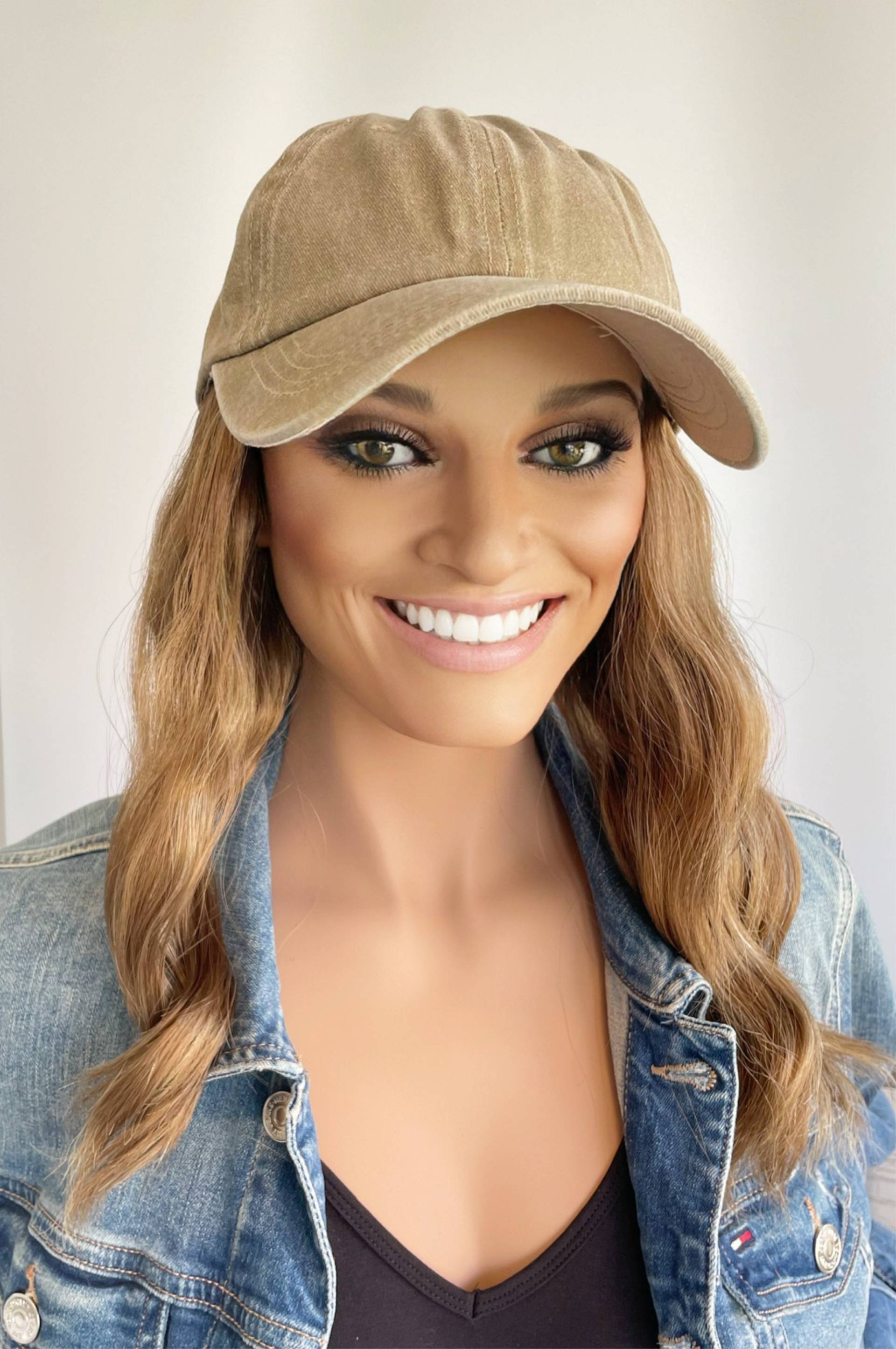 Washed Sand Basecap Mit Langer Angebrachter Beach Wave Haarpracht von headscarvesbyciara1