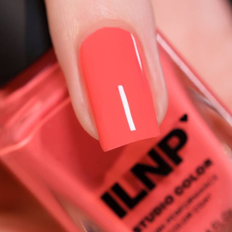 Sommer - Warmer Neon Coral Pink Creme Nagellack von ilnpbrand