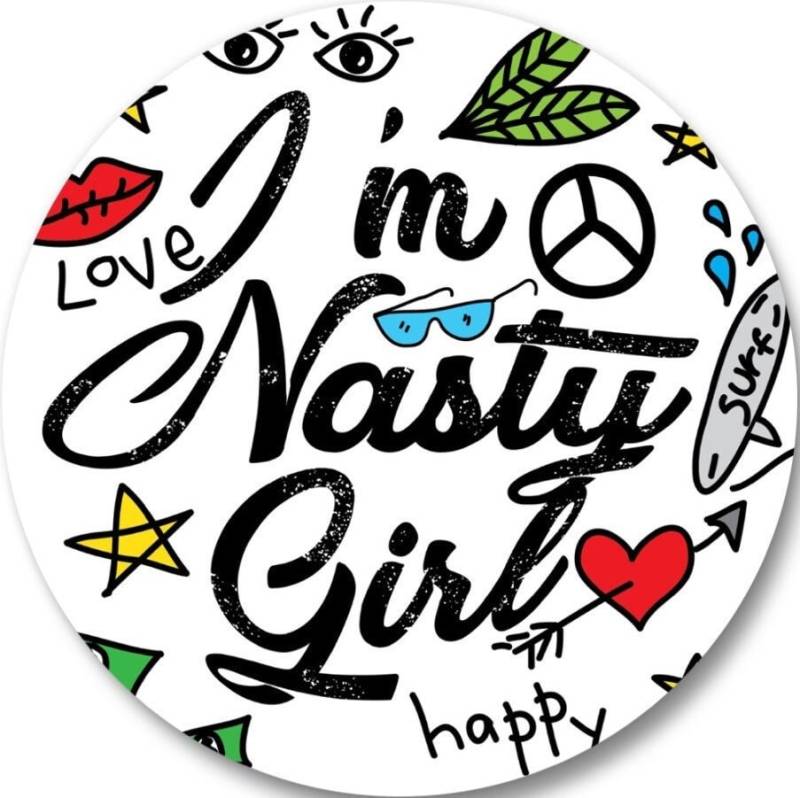 Im A Nasty Girl Design Auf Einem 3-Zoll-Glänzenden, Langlebigen Glasspiegel, Der in Heavy Duty-Metallknopfgehäuse Eingefasst Ist.ein Geschenk Für Sie von jstuartstudio