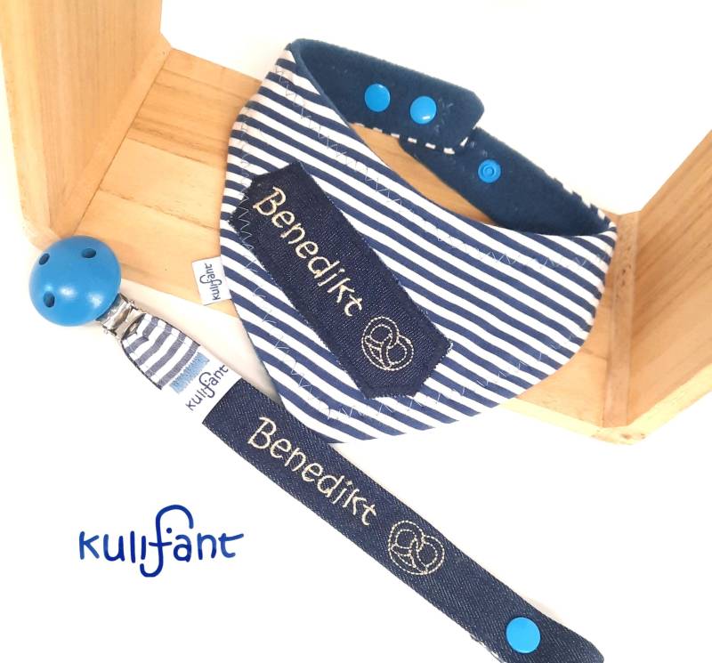 Babygeschenk Set Schnullerband & Warmes Halstuch Brezel Brez'n Bayrisch Stern Denim Mit Namen Personalisiert Individuell Kuschelig Diddi von kulifant