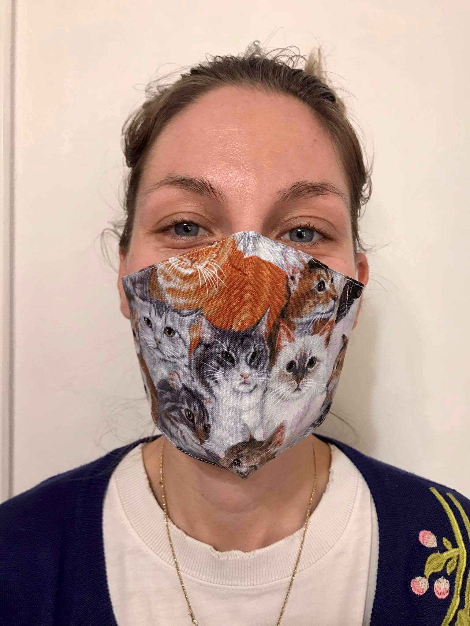 Graue Und Beige Katzen Gesichtsmaske Mit Abnehmbarem Carbon Filter, Unisex Gesichtsmasken Waschbare Aus Baumwolle, Baumwolle von letsbesmartcharity