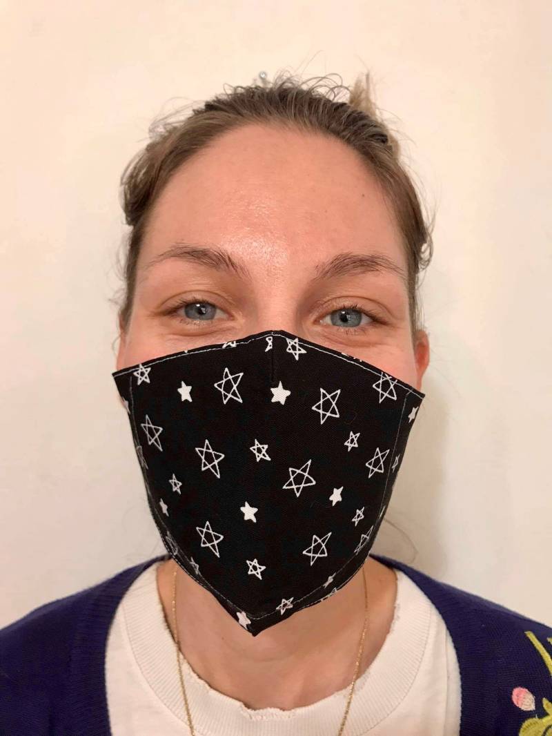 Schwarz-Weiße Sterne Gesichtsmaske Mit Abnehmbarem Carbon Filter, Unisex Gesichtsmasken Waschbare Aus Baumwolle, Baumwolle von letsbesmartcharity