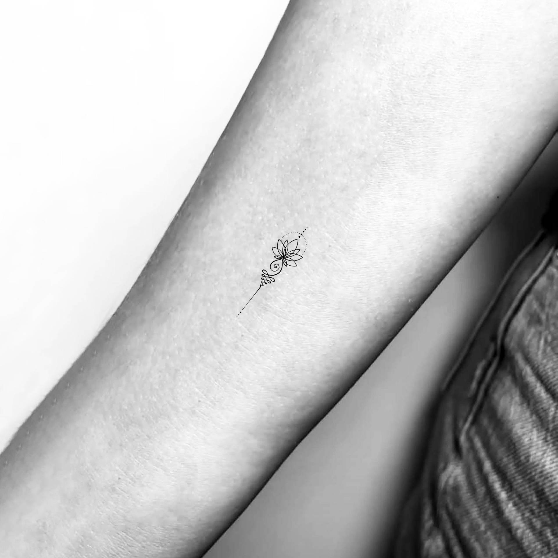 Kleiner Lotus Unalome Temporäres Tattoo | 3Er Set von littletattoos