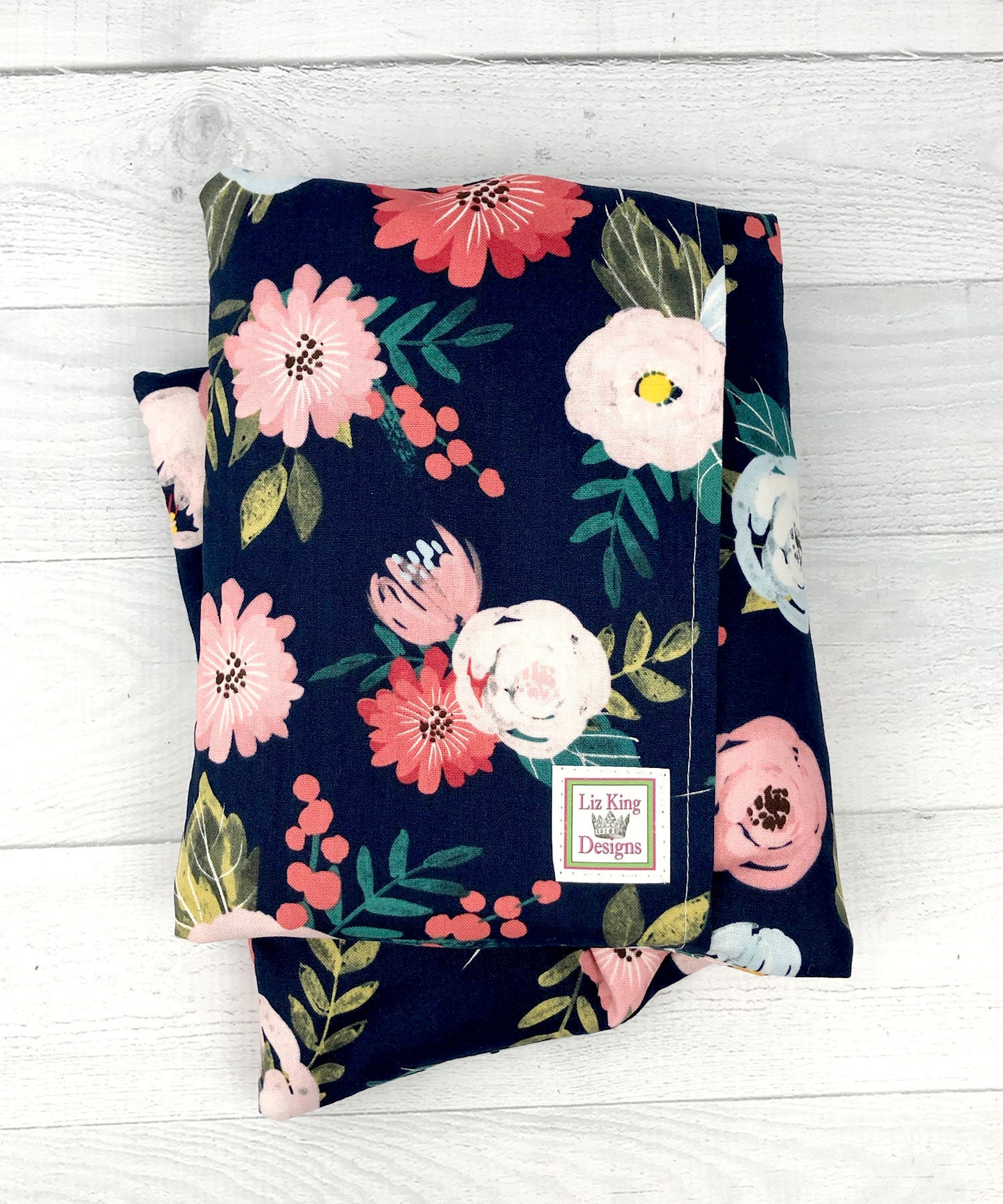 Großes Wärmekissen, Mikrowellengeeignet, Wärmetherapie, Wärmebehandlung, Entspannungskissen, Geschenk, Zur Floral Auf Dunkelblau von lizkingdesigns