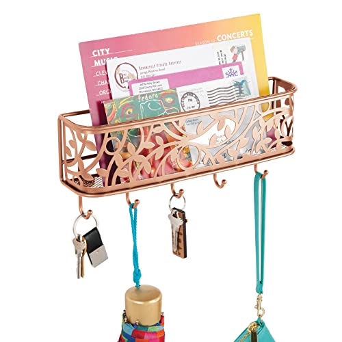 mDesign praktische Briefablage mit Korb für Flur und Küche – kompaktes Schlüsselboard mit 1 Fach für Post und 5 Haken – wandmontiertes Schlüsselbrett aus Metall – kupferfarben von mDesign