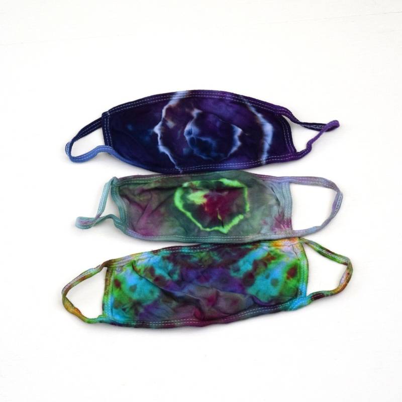 Maskenpackung #46 ~ 3Er Set Ice Dye Tie Adult Small Size Masken | 2 Lagen Baumwolle Jersey Maske Fabric Earloops Stretchy Non-Adjustable Variabel von madebyhippies