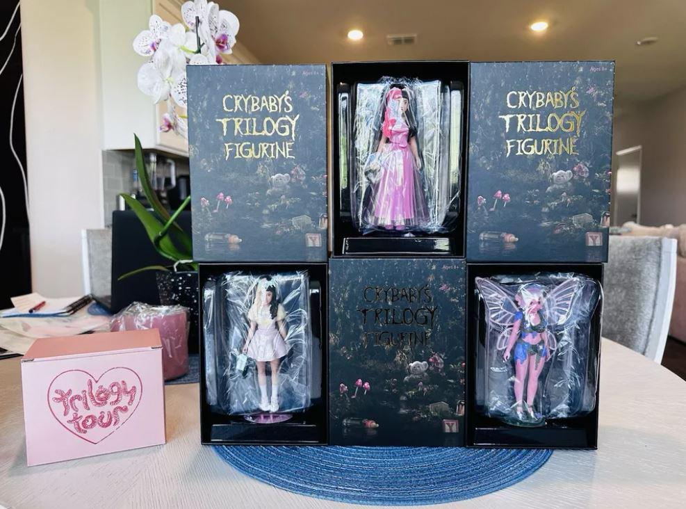 Melanie Martinez 2024 Crybaby's Trilogy Tour Vip Figurine Set All 3 New in Box von melanieperfumeshop