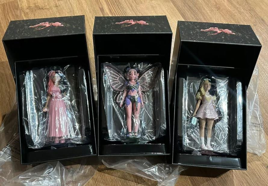 Melanie Martinez Trilogy Tour Vip Figurine Collection von melanieperfumeshop