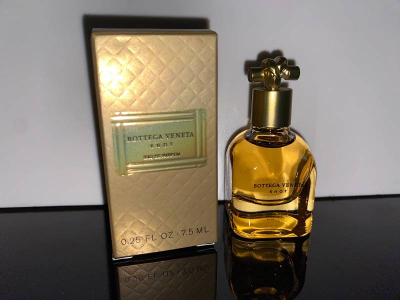 Bottega Veneta Knot Eau De Parfum 7, 5 Ml Mit Box, Voll, Unbenutzt, Sehr Gut Als Weihnachtsgeschenk Für Sie Geeignet, Must Have, Original von miniperfumes