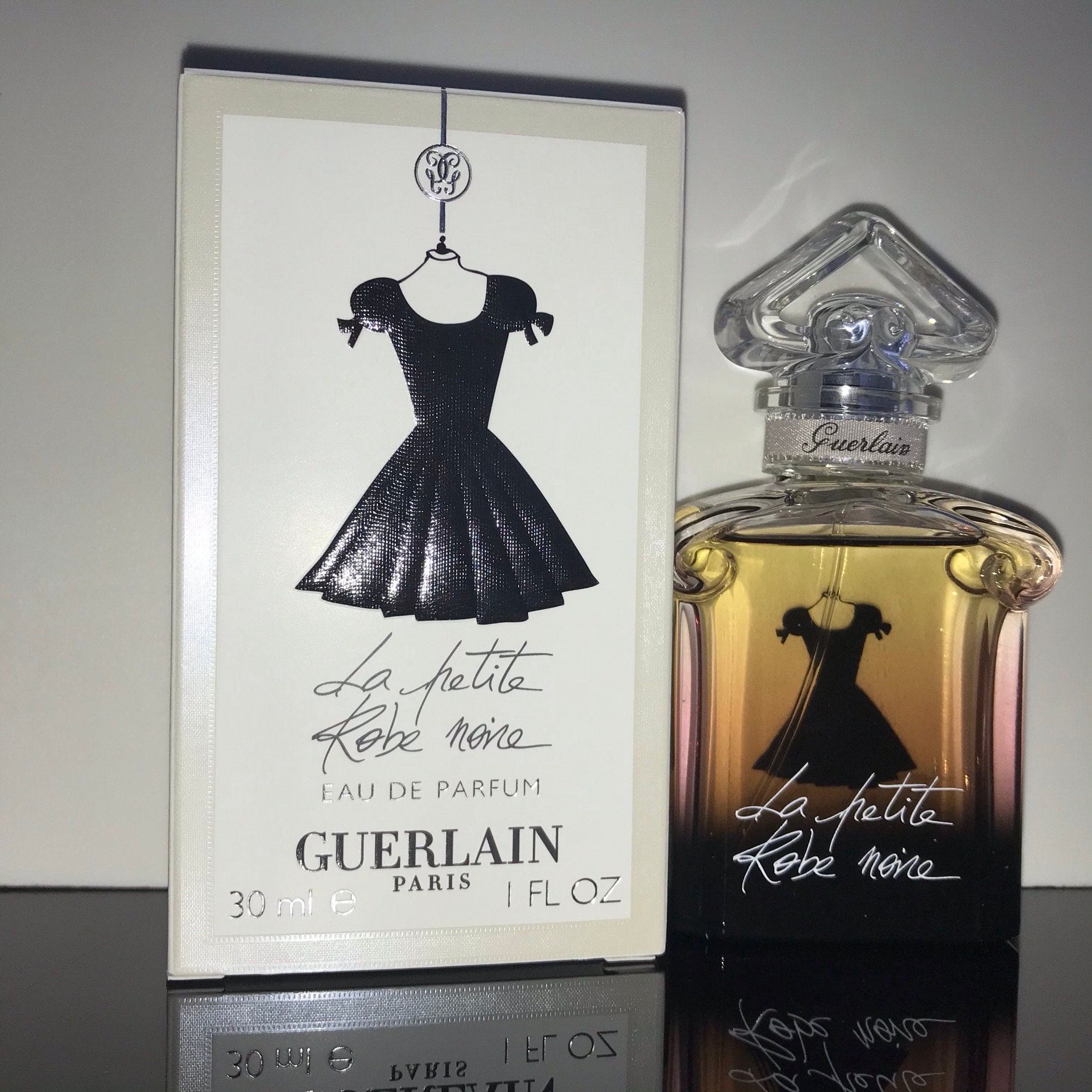 Rar Guerlain La Petite Robe Noire Eau De Parfum 30 Ml Jahr 2000 - Voll Unbenutzt Neu von miniperfumes