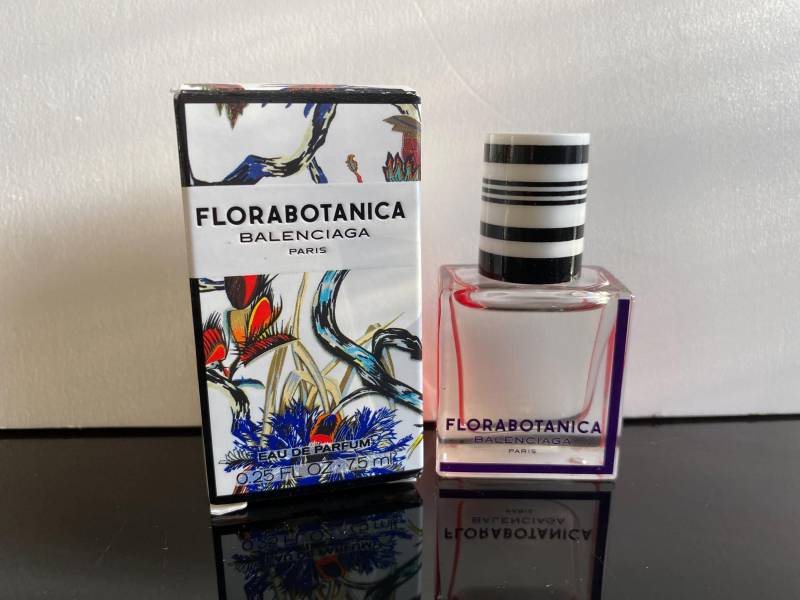 Sammlerparfum Florabotanica - Eau De Parfum 7, 5 Ml Must Have Für Sammler, Sehr Gut Geeignet Als Weihnachtsgeschenk Sie Rar von miniperfumes