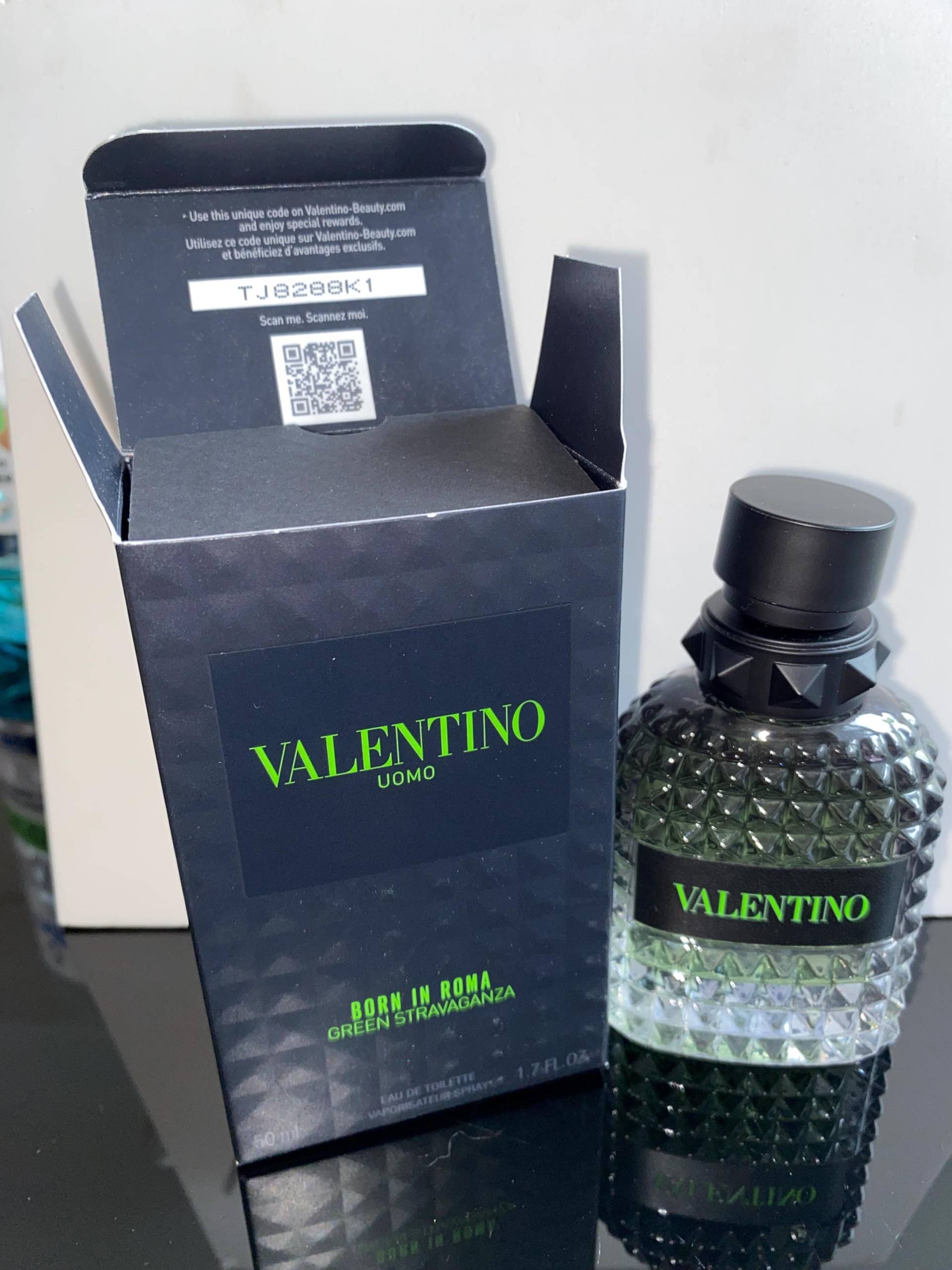 Sammlerstück Uimo Born in Roma Green Stravaganza Edt 50 Ml Sehr Gut Als Geschenk Für Ihn Geeignet - Aus Meiner Eigenen Sammlung Original Must Have von miniperfumes