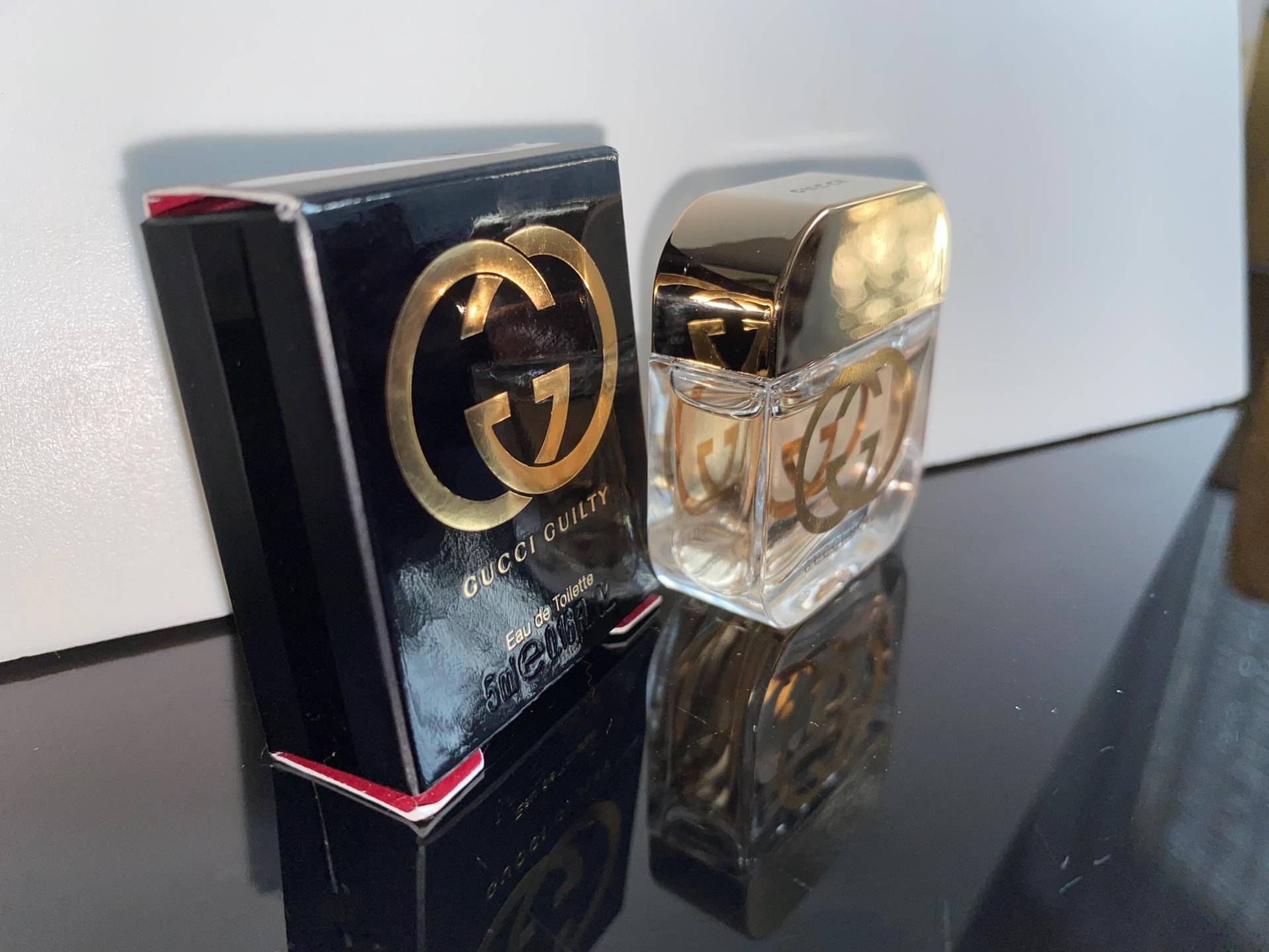 Vtg Guilty Eau De Toilette 5 Ml - Must Have, Original Mit Box, Aus Meiner Eigenen Sammlung, Frohe Weihnachten, Alles Gute Zum Geburtstag Geschenk von miniperfumes