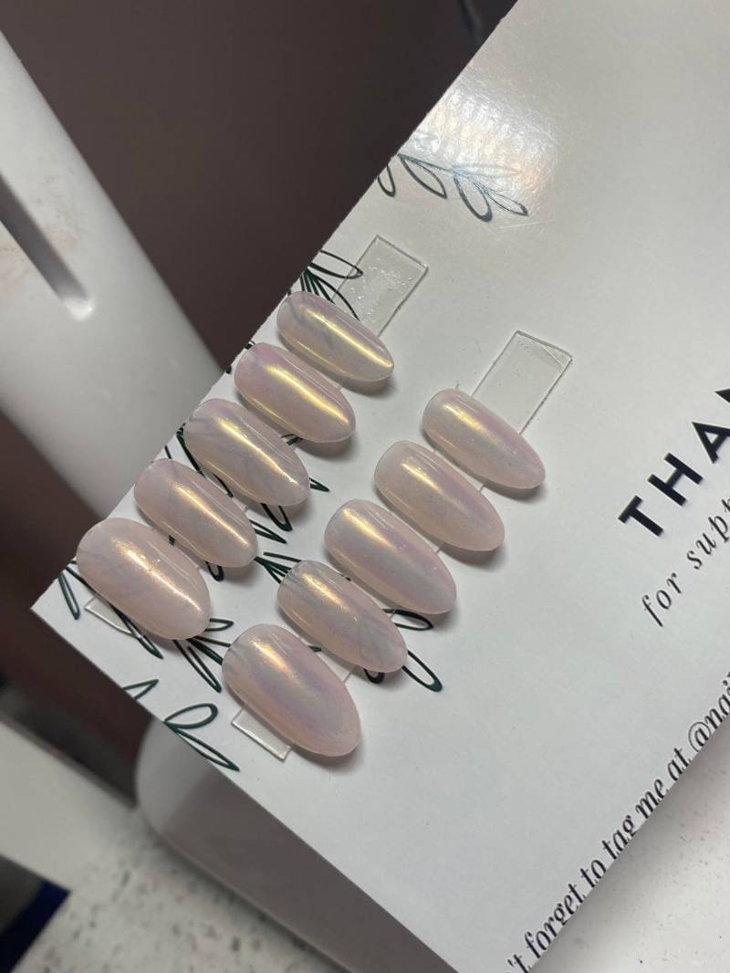 Hailey Bieber Chrom Mandel Press Auf Nägel/Weiße Chromnägel von nailsbysimw