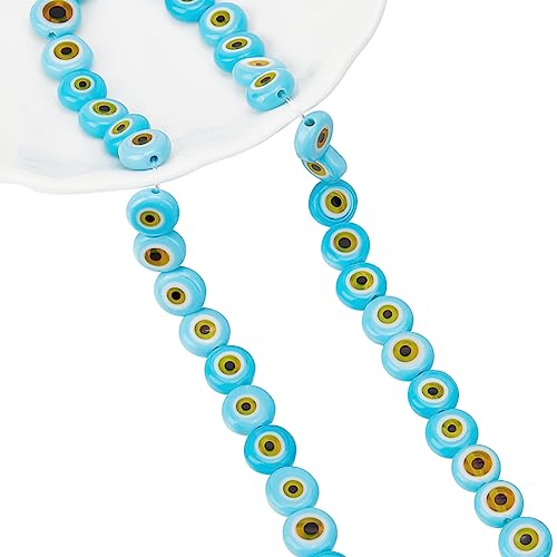 NBEADS 1 Strang Über 49 Stück Auge Lampwork Perlen, 8mm Flache Runde Türkische Auge Charms Handgemachte Spacer Perlen Für Armbänder Halskette Schmuck Machen, Helles Himmelblau von nbeads