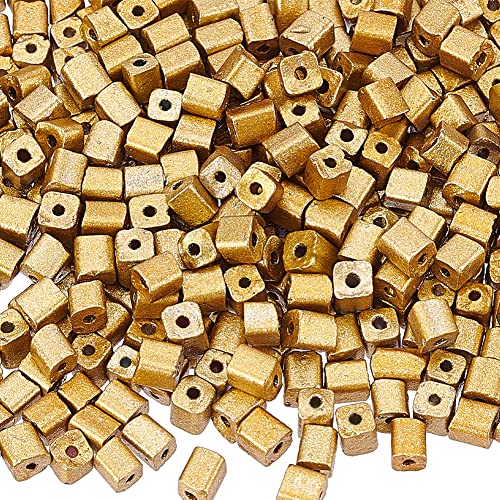 nbeads ca. 2000 Stück Golden Cube Rocailles, 3x3x3~7mm Farbe Glas Rocailles Metallic Farbe Pony Perlen Mini Backfarbe Spacer Lose Perlen Für DIY Handwerk Armband Halskette Schmuckherstellung von nbeads