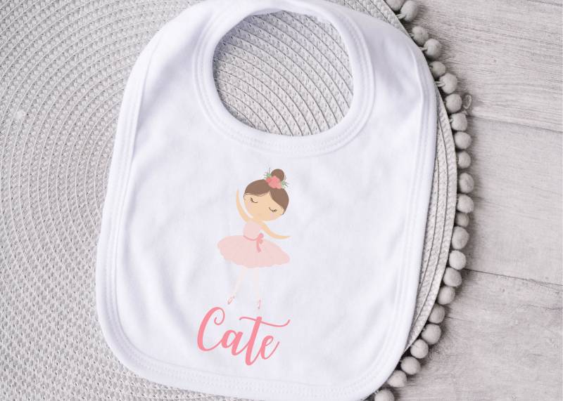 Ballerina Babybib, Baby Mädchen Geschenk, Personalisiertes Bib, Mädchen, Dinner Shower Geschenkidee von pinkbow89