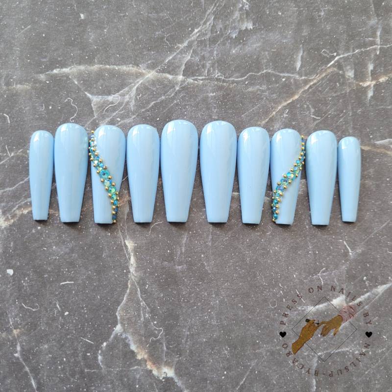 Baby Blue Rhinestones - Press On Nails Long Ballerina von pressonsbycaro