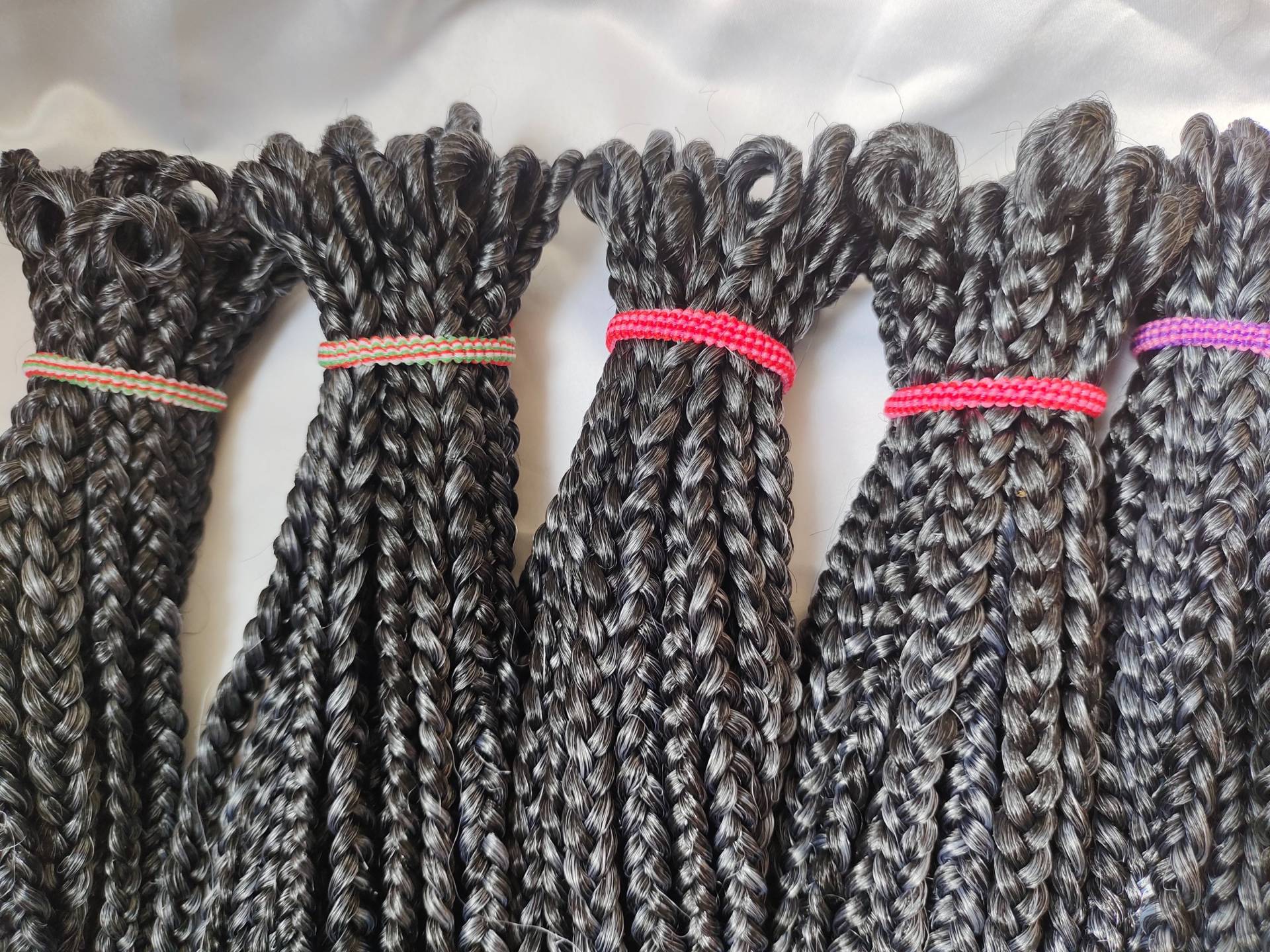 Box Braided Schwarz Und Grau Gehäkelt Handarbeit Versandkostenfrei von propsNtresses