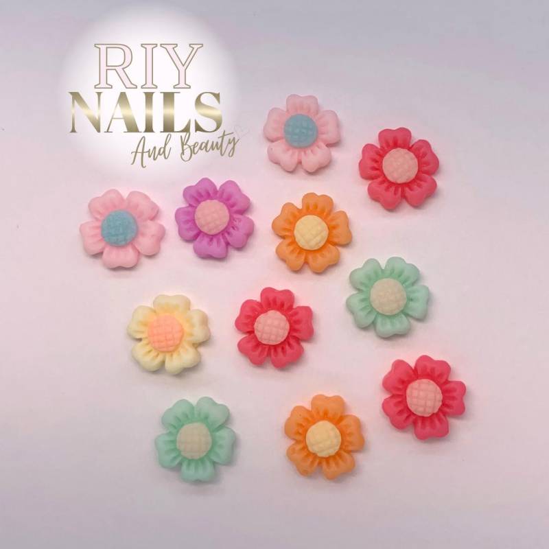 3D Süsse Blumen Nailart Charms Riynails von riynails